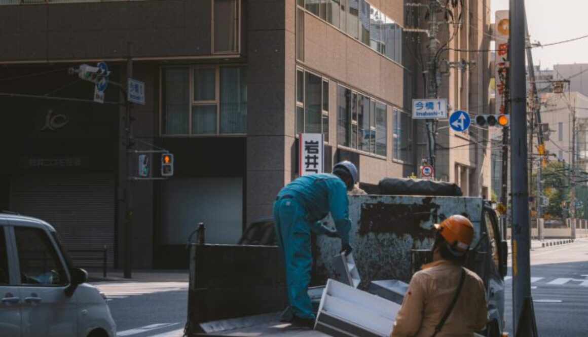 Same-Day Junk Pickup Broomfield: Team removing furniture and household clutter for fast, safe, and eco-friendly home cleanup.